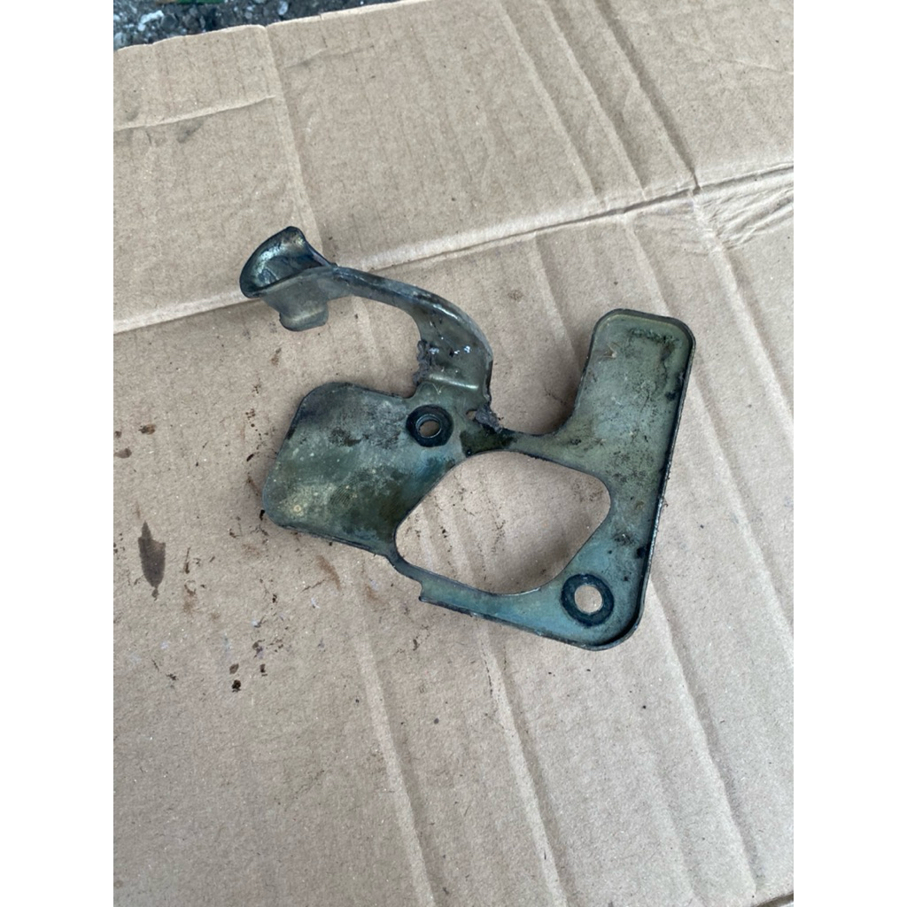 Plat klem selang bensin breket blok tensioner vario 110 karbu kvb original copotan