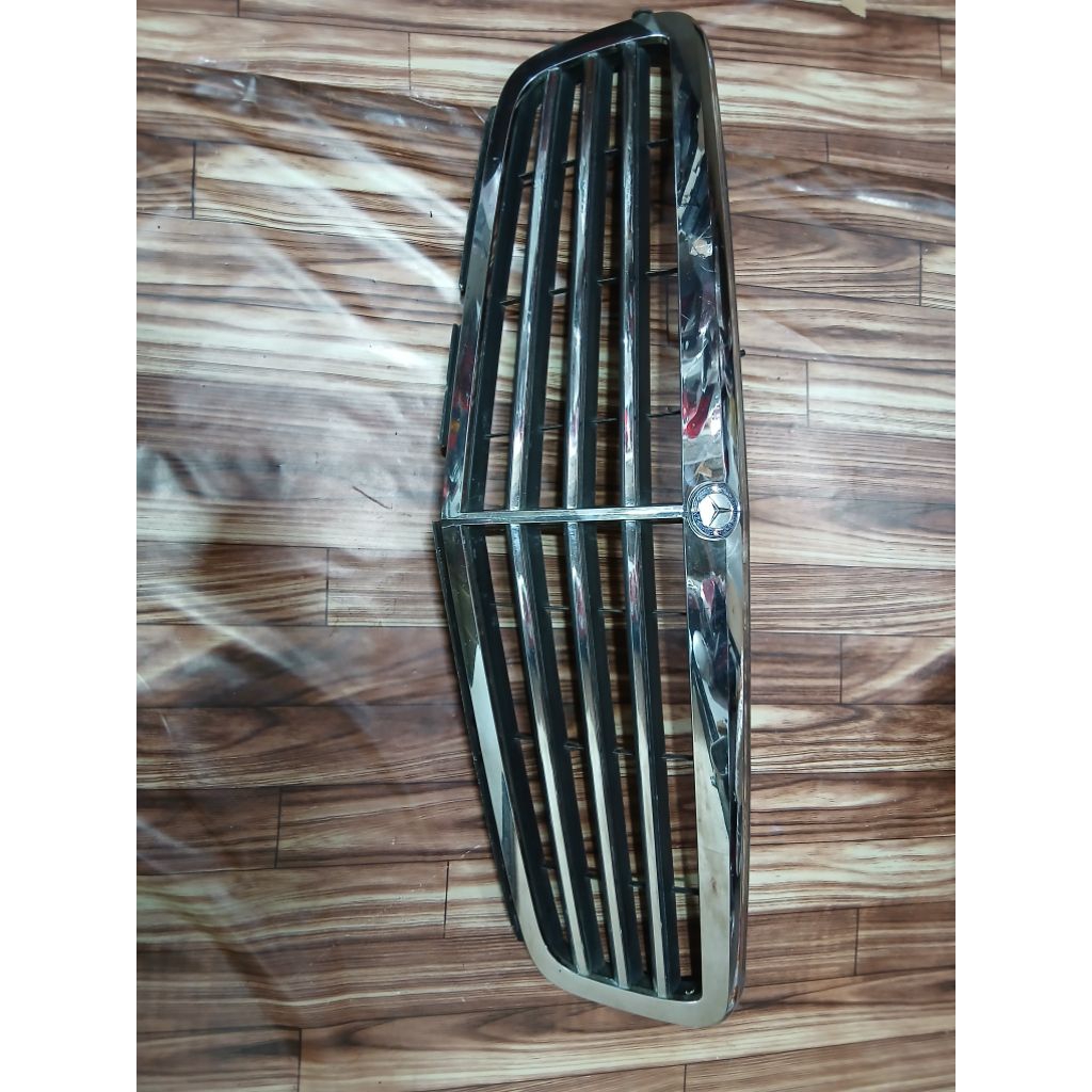 gril depan mercedes W204 mercy C Class original