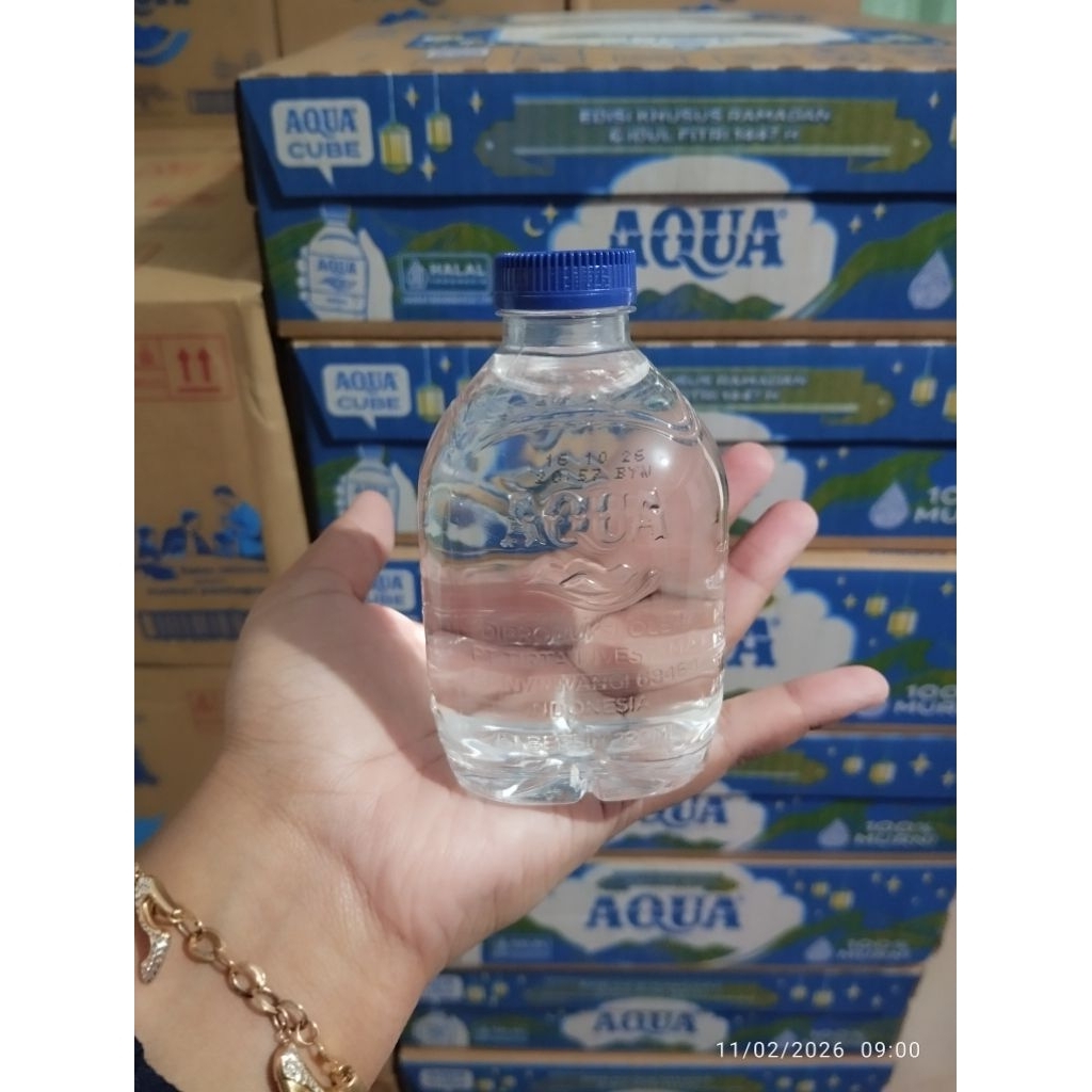 Aqua cube botol mini aqua cebol 220ml x 24 botol