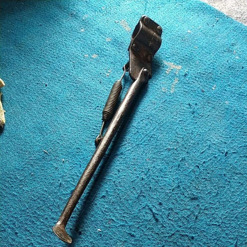 standar samping sepeda onthel tua