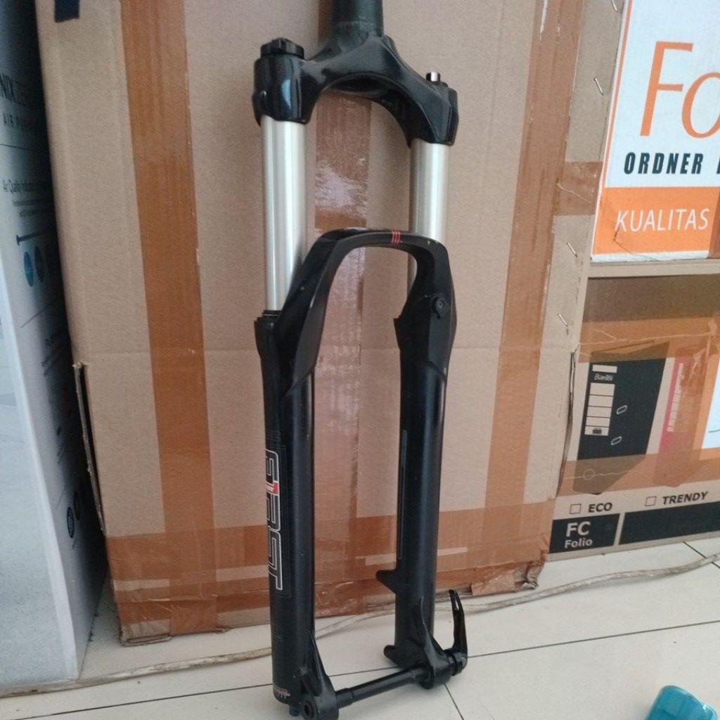 Fork RST F1 air 27.5