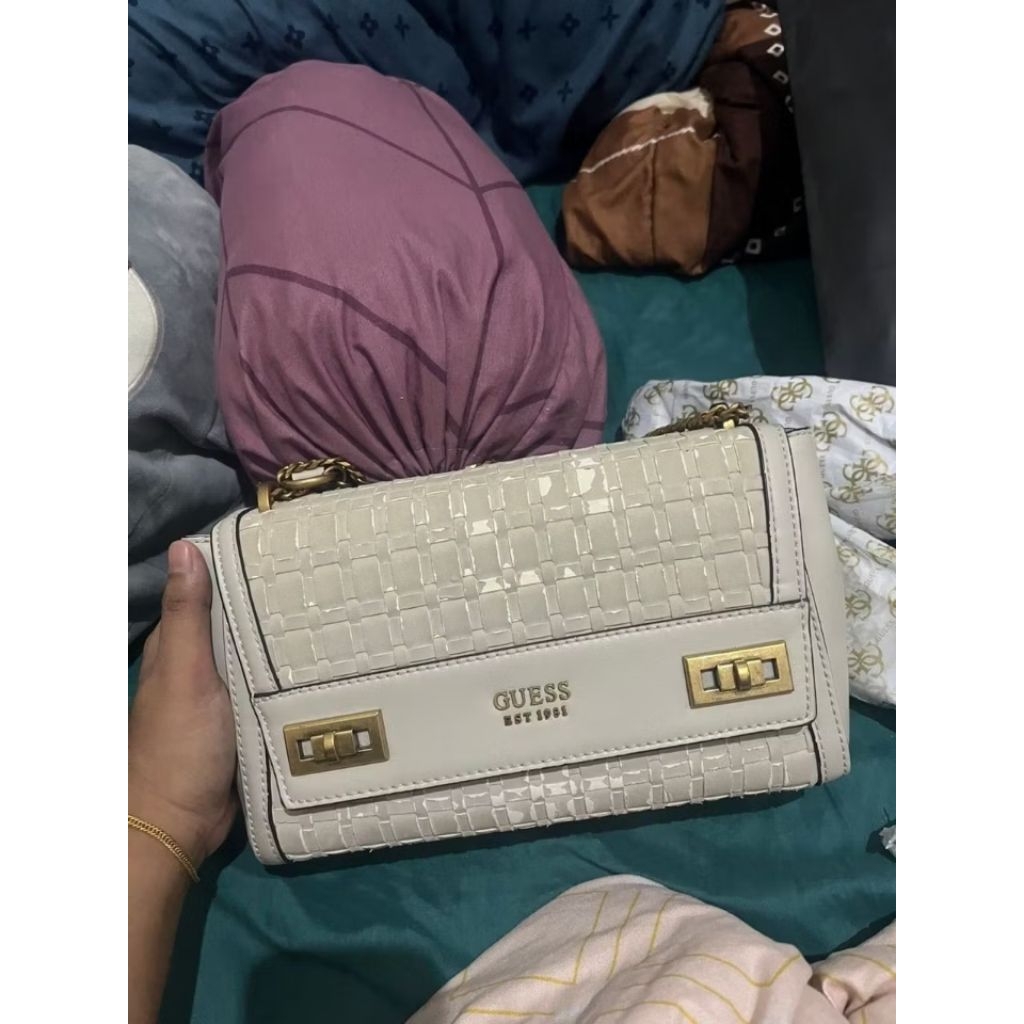 Preloved Bag GUESS Tas PL Tas Second original