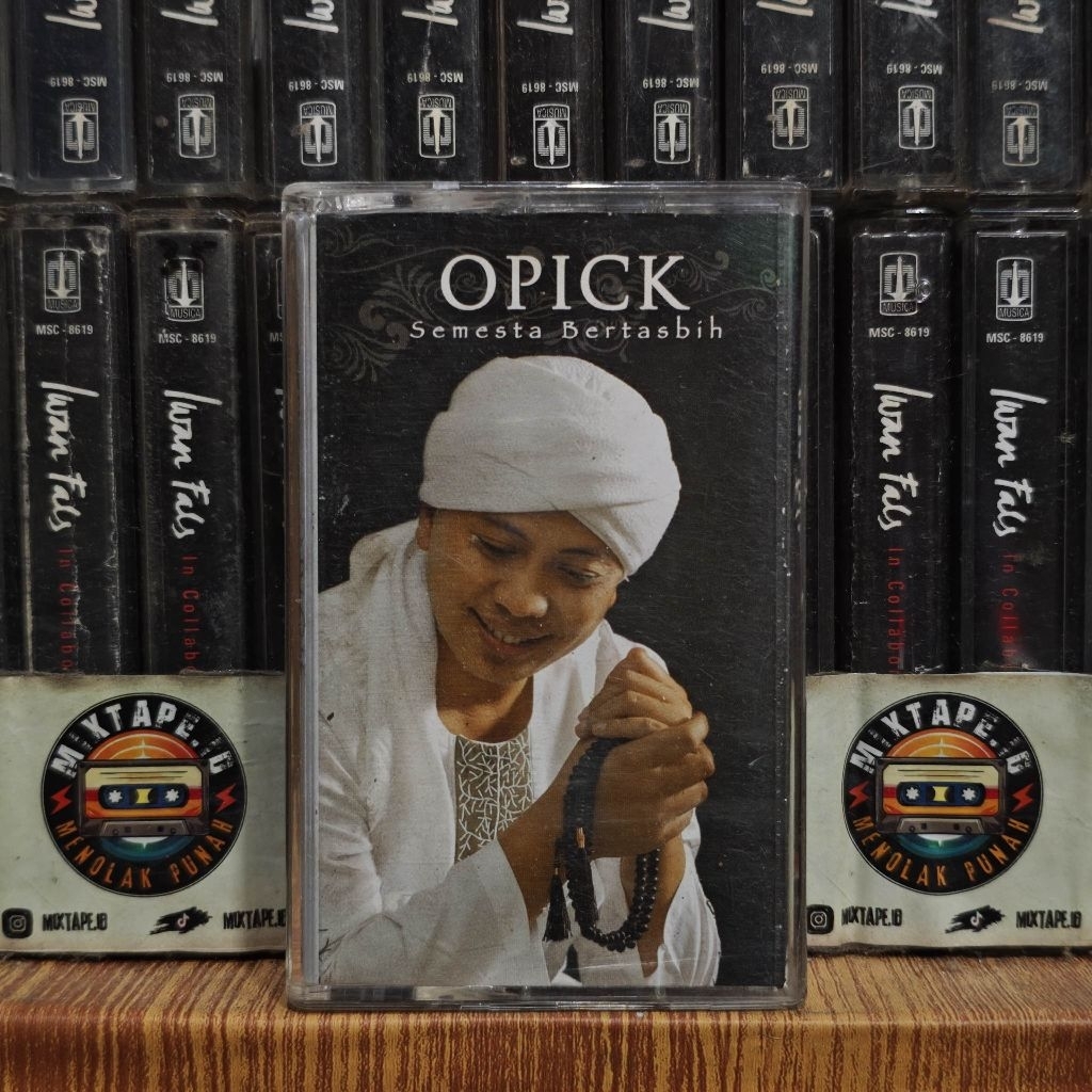 Kaset - Opick - Semesta Berstasbih - Kaset Pita - Radio Tape - Radio - Pemutar Kaset - Retro - Class
