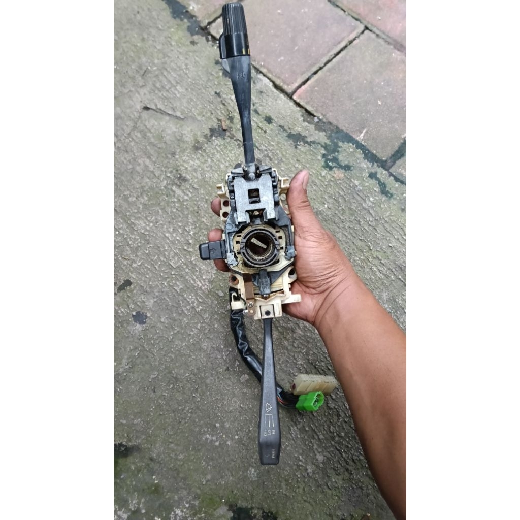 Saklar Lampu / Sein Daihatsu Charade G11 Turbo