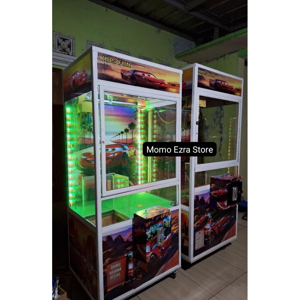 Mesin capit boneka second , normal , siap pakai.