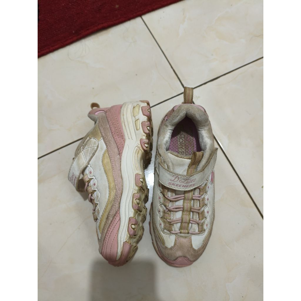 sepatu anak perempuan skechers preloved