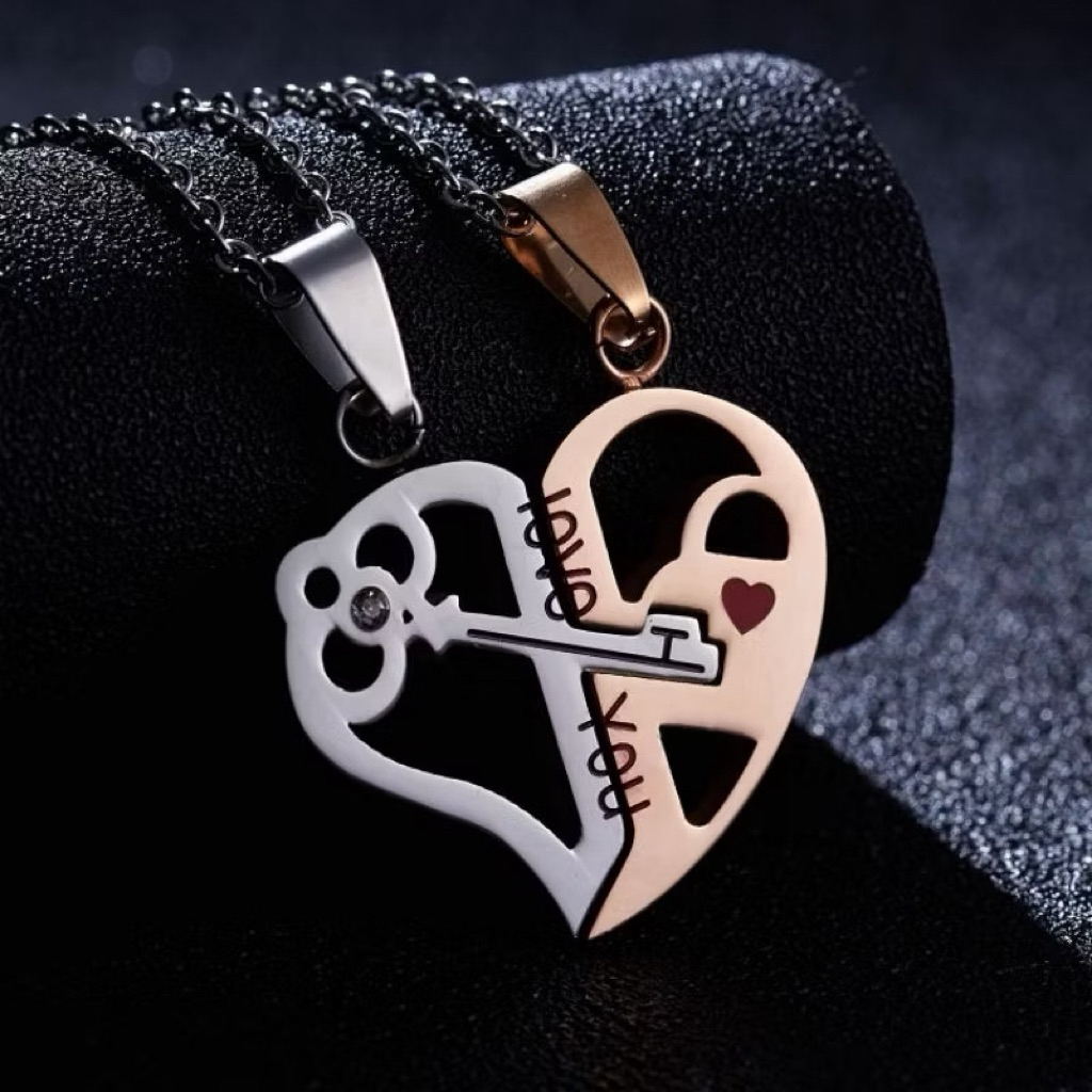 Kalung Couple Hati Kunci Putih Chrome