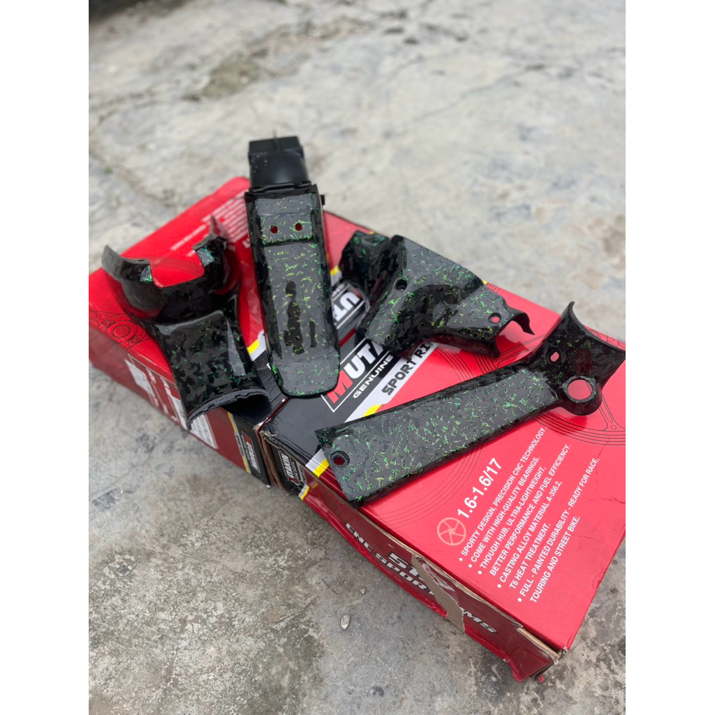 bodi kasar fizr carbon forged hijau bahan original yamaha