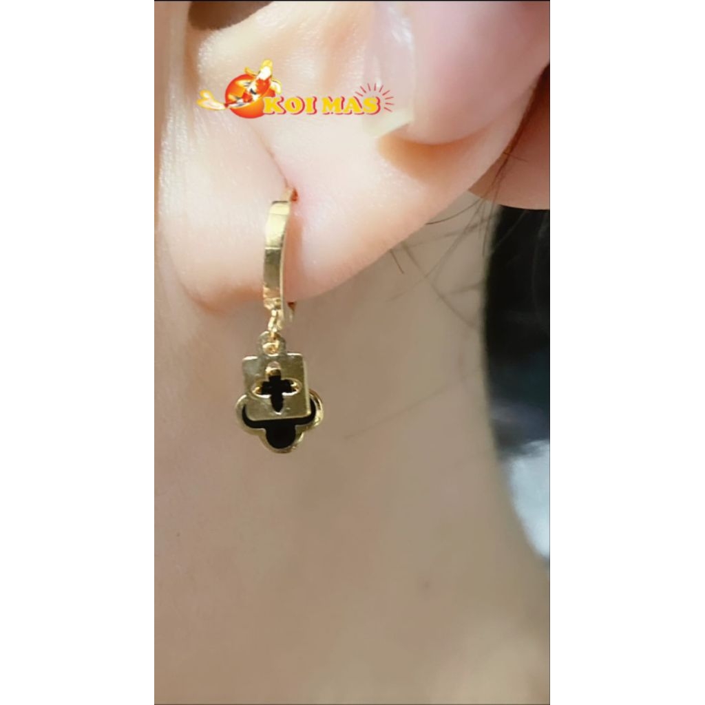 Anting Klip Emas Clover