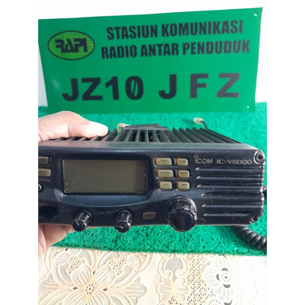 Radio Rig ICOM IC V-8000