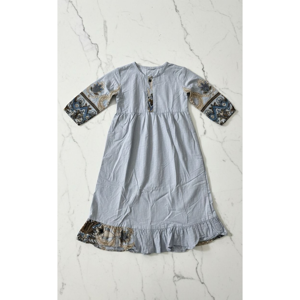 Dress  Anak Wanita Model Batik dengan Ruffle Muslim Baju