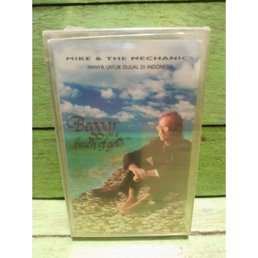 kaset Mike & The Mechanics (segel)