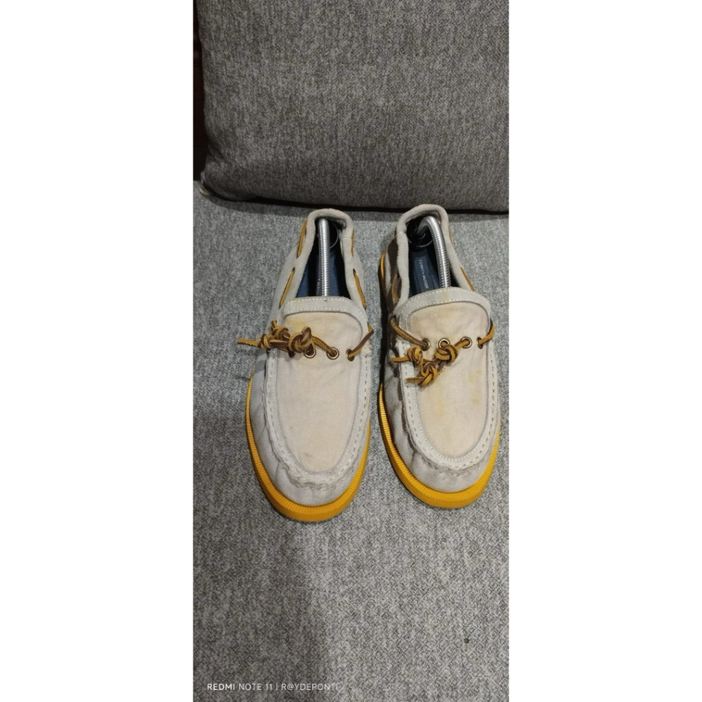 Sepatu Tommy Hilfiger