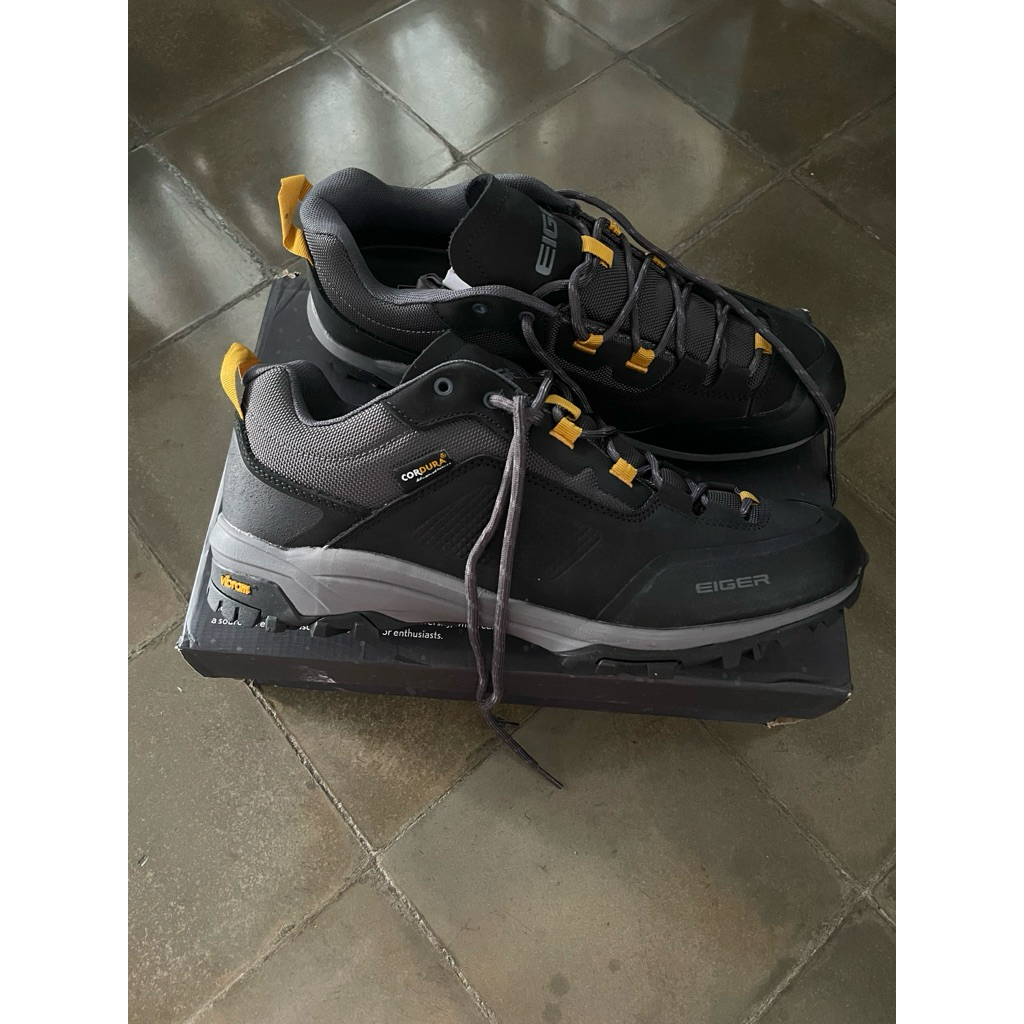 Sepatu pria eiger mamba low