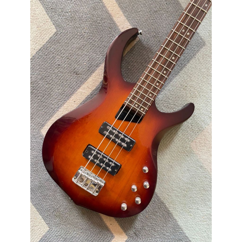 Bass Marcus Miller custom second