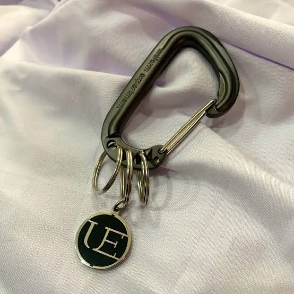 carabiner uniform experiment