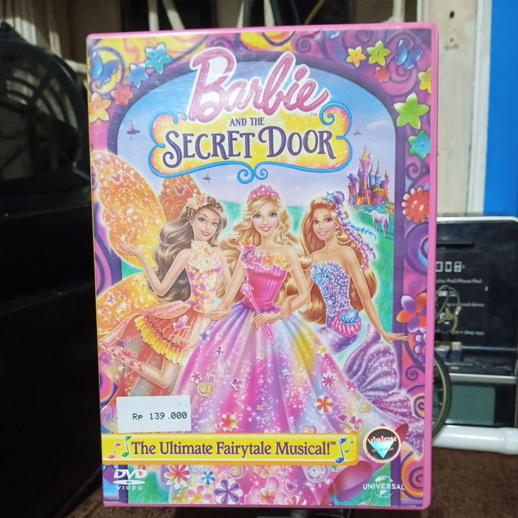 dvd original Barbie and the secret door