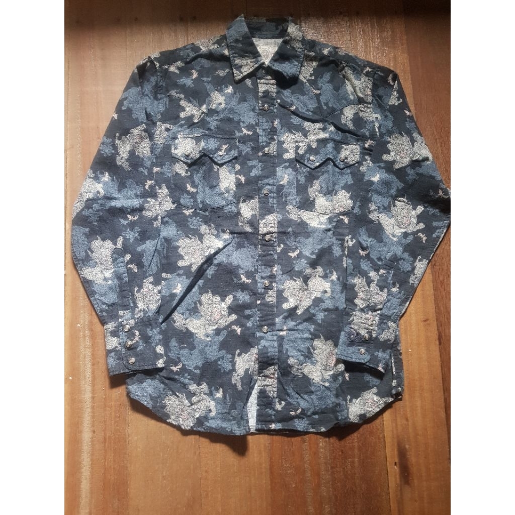 Kemeja Motif Sukajan