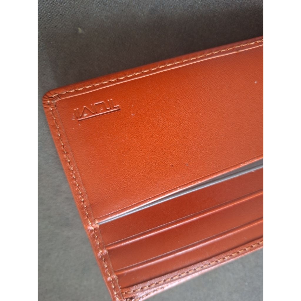 Tumi wallet auntentik