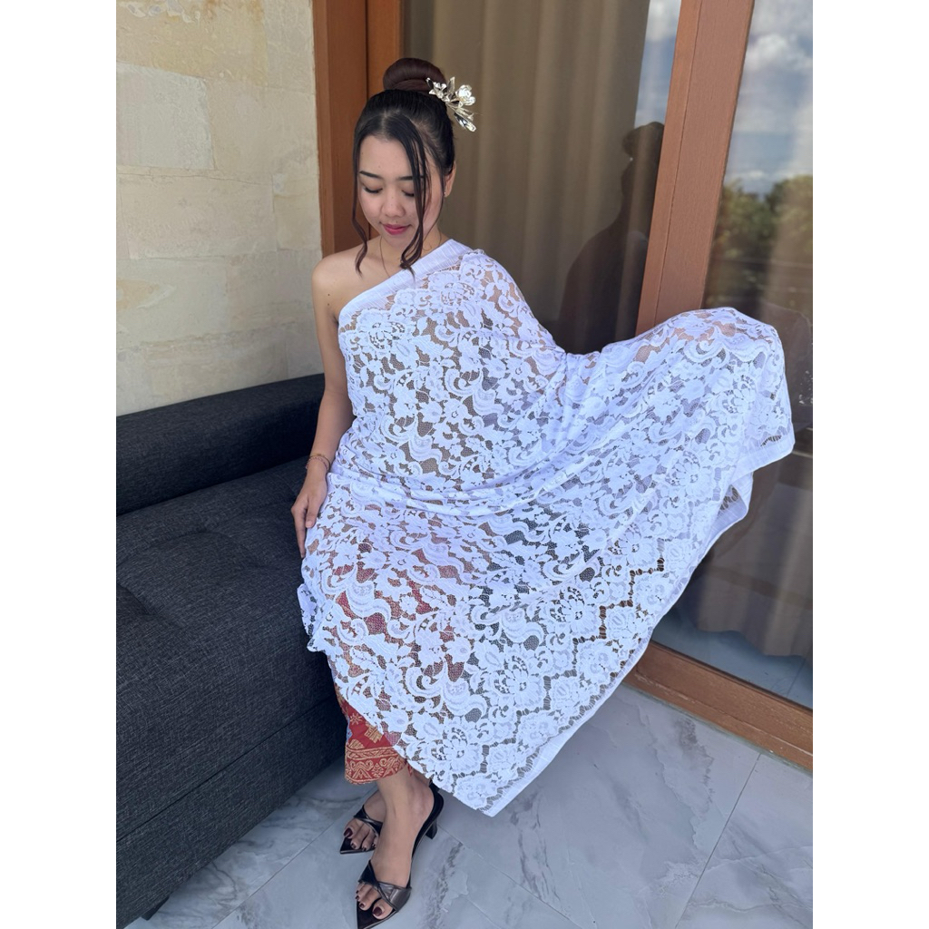 Brokat Perancis Milena Jumbo 1,5 Meter Putih & Bw