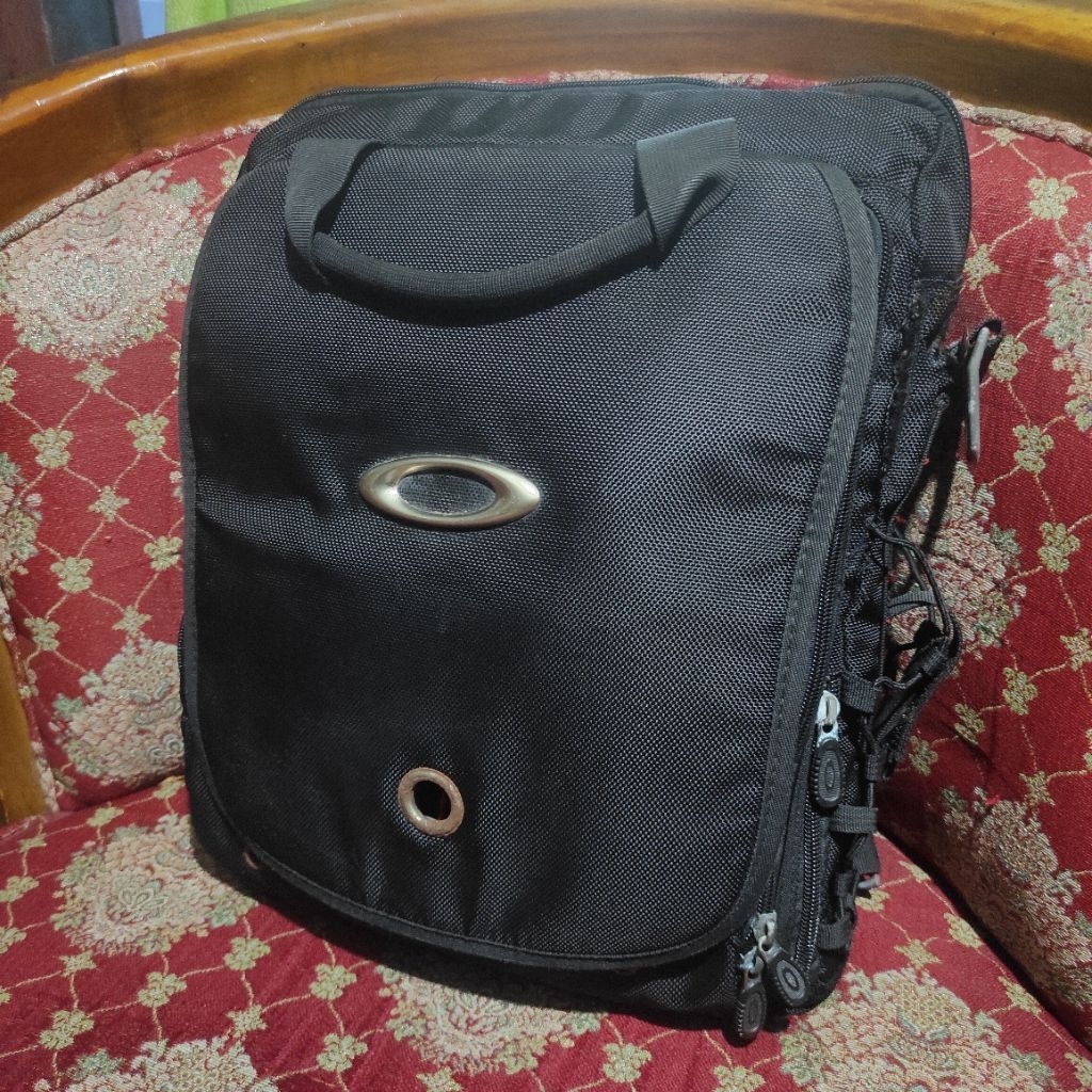 VTG OAKLEY BAG VARTICAL