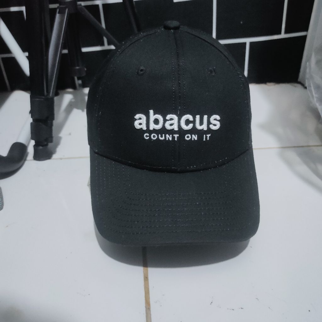 topi Abacus luxury