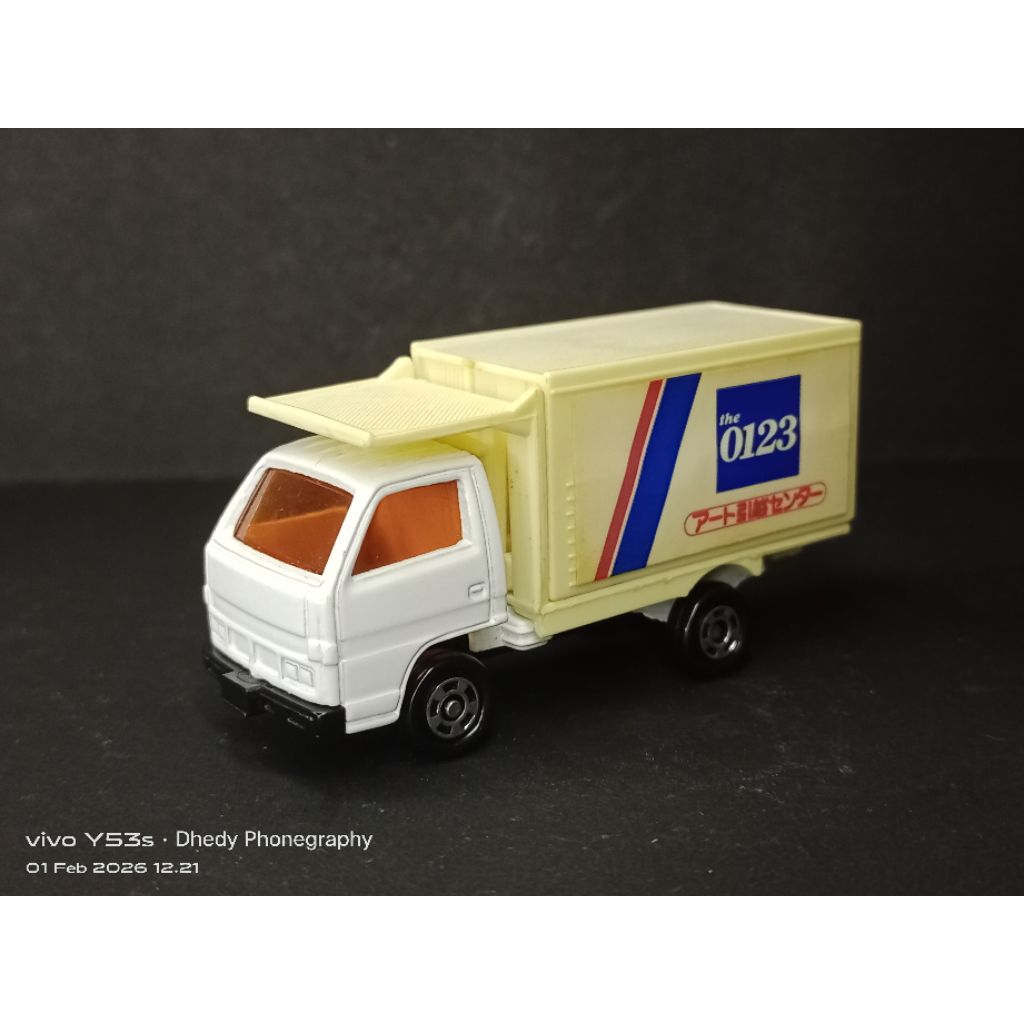 TOMICA Isuzu Elf the 0123
