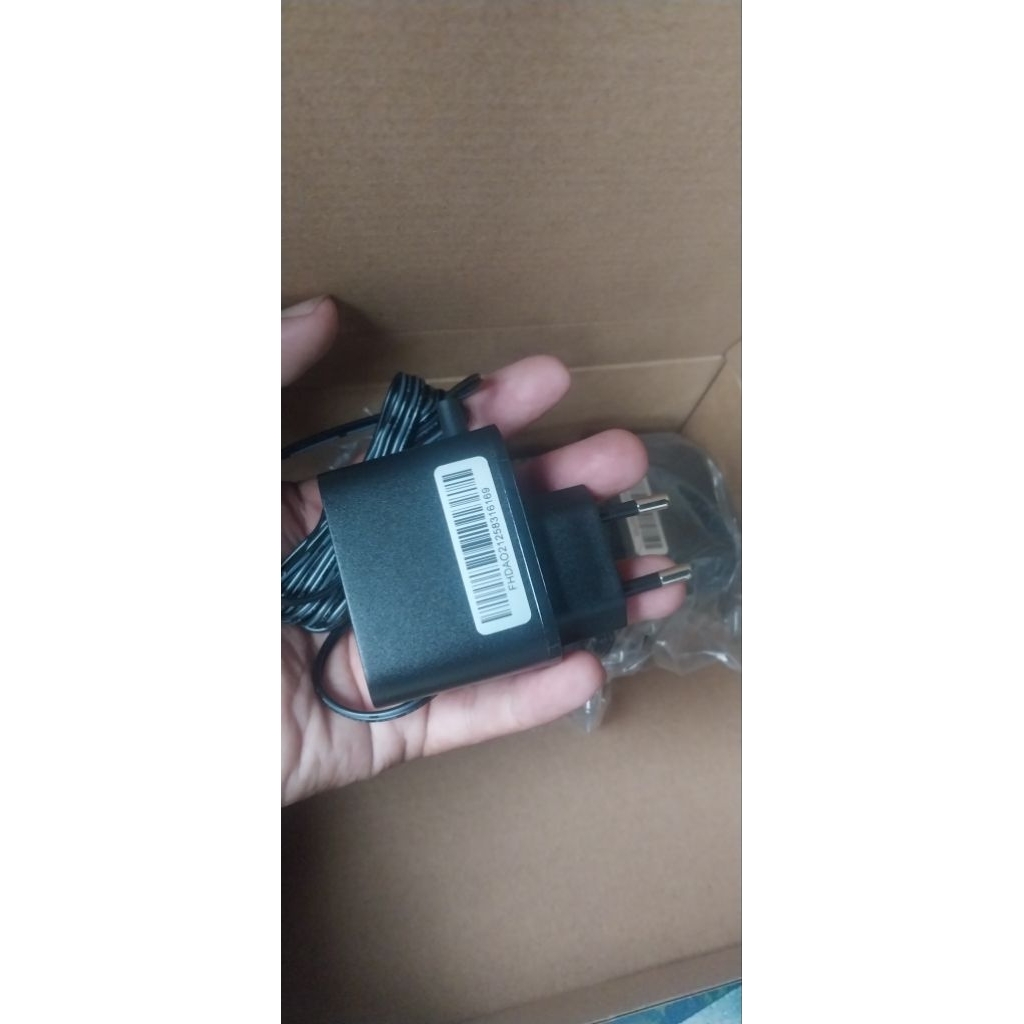 Adaptor 12v 1a. cocok buat ont dan stb. bekas copotan ori normal