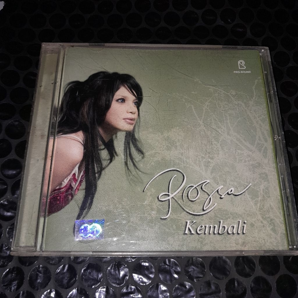 cd musik Rossa kembali