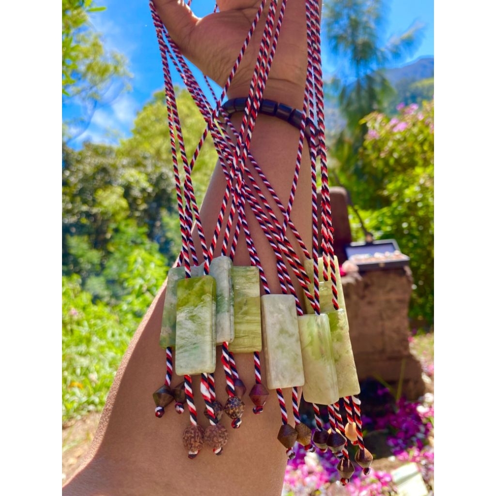 kalung tridatu pendant giok salju