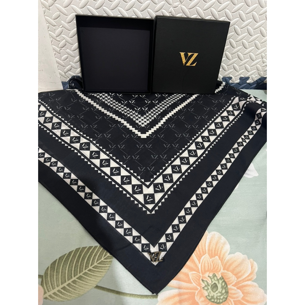 PRELOVED VZ VIVI ZUBEDI MONOGRAM LADY SCARF