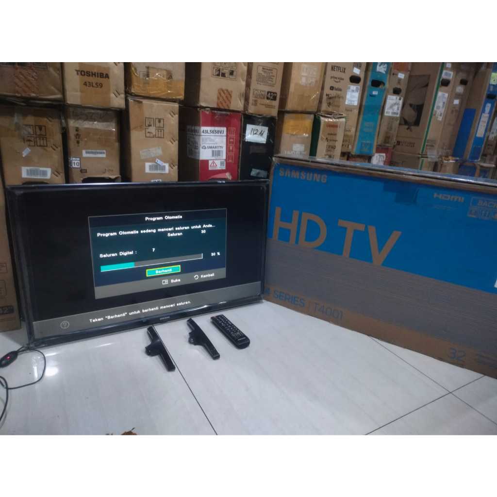 TV LED SAMSUNG 32 INC SUDAH DIGITAL TANPA STB KONDISI BEKAS MASIH SEGEL (6924R)