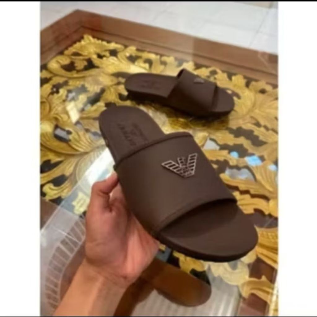 SANDAL/KULIT ARMANI. PRIA SLIP ON