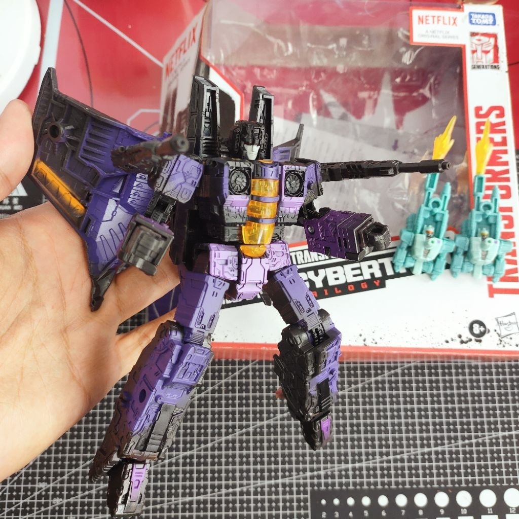 transformers siege netflix hotlink original hasbro bib