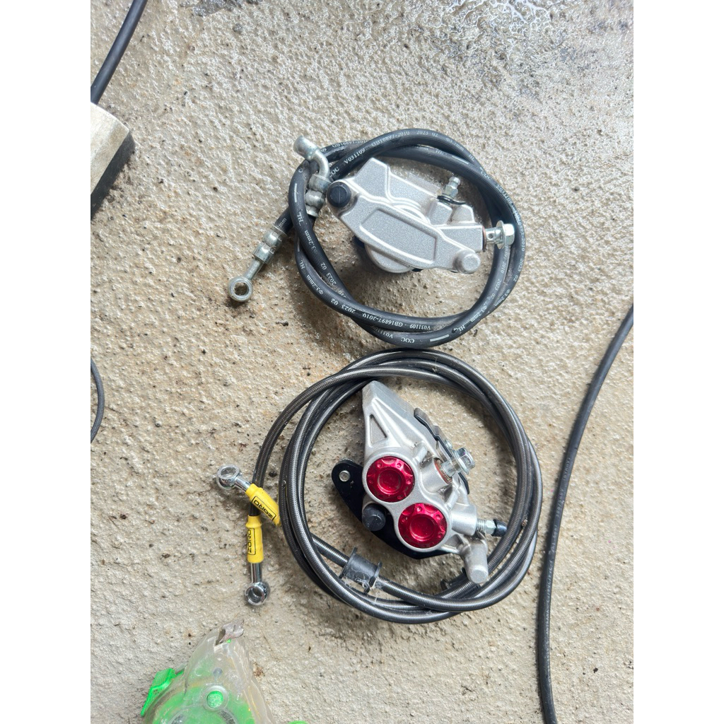 Kaliper Rem depan & Belakang Motor Uwinfly T3 bekas lengkap dengan selang rem