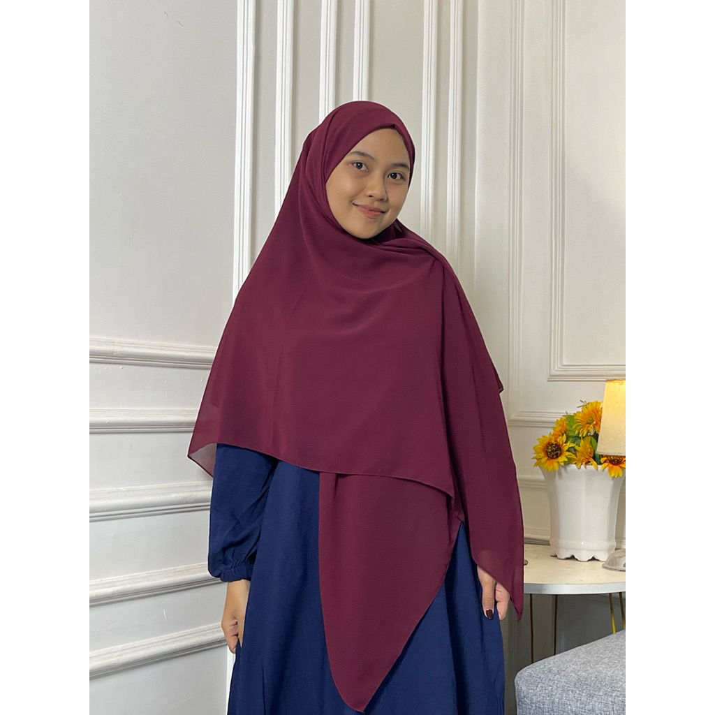KHIMAR BANDANA BURGUNDY BAHAN CERUTY PREMIUM DENGAN UKURAN SYAR'I HIJAB INSTAN
