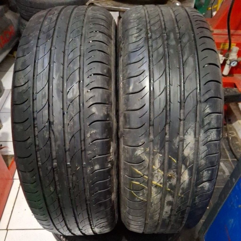 Ban Dunlop sp sport Maxx 050 235 60 R18