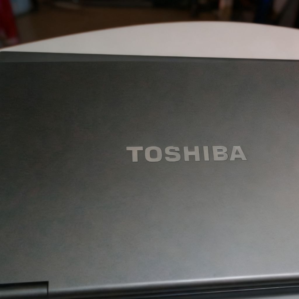 Laptop Toshiba Dynabook L20 Windows 7 (Ram 2/150 Gb)  Bekas Layak Pakai Minus Baterai Charger Kw