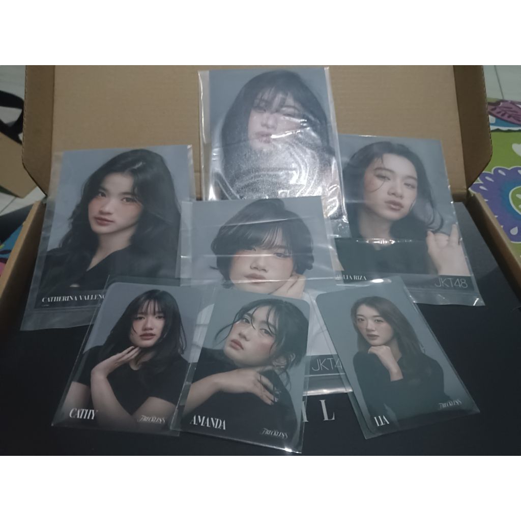 Photocard & Photopack Freckles Reckless (Erine, Amanda, Lia, Auwia, Kimmy, Chyntia, Cathy) dan Kalen