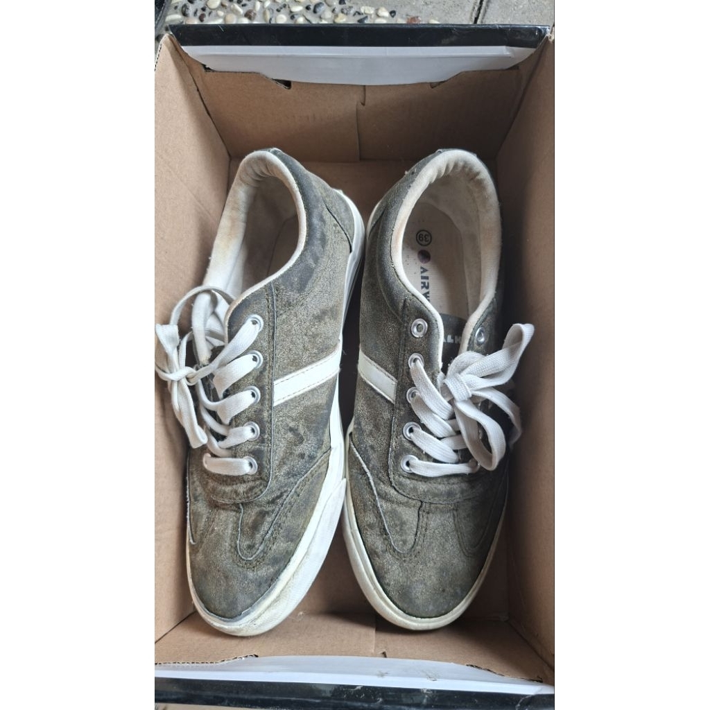 Sepatu Sneakers Air Walk Wanita