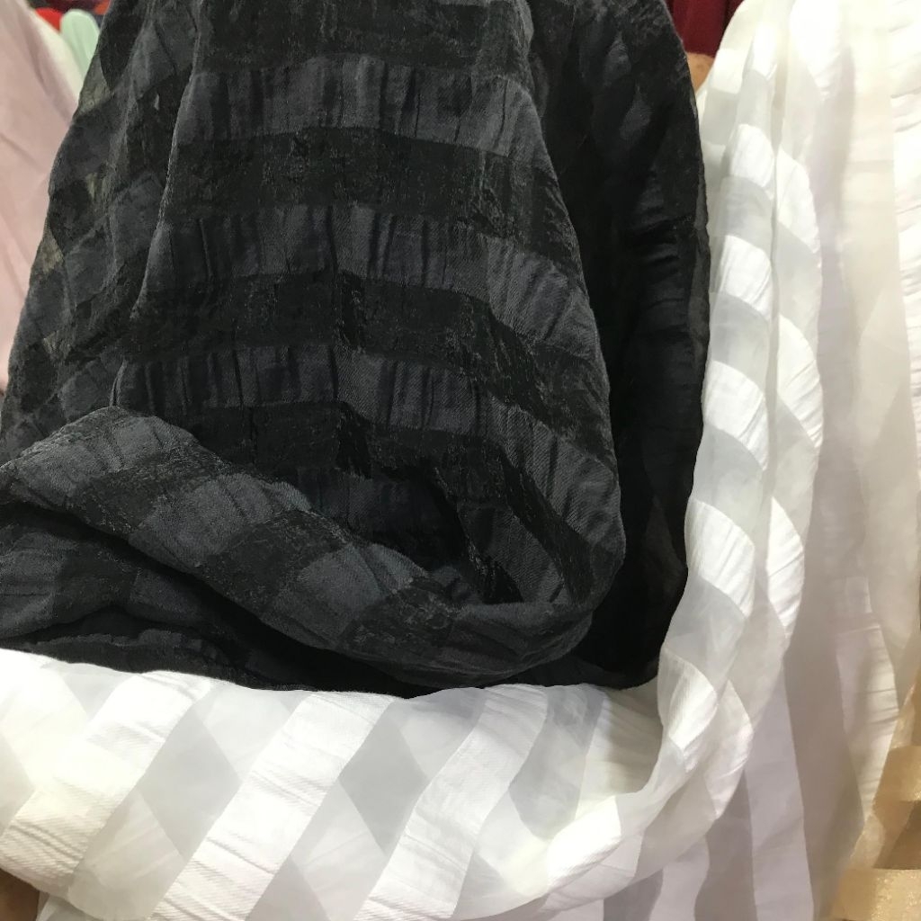 kain organza motif - kain organza crinkle motif salur - kain antik - kain organza premium