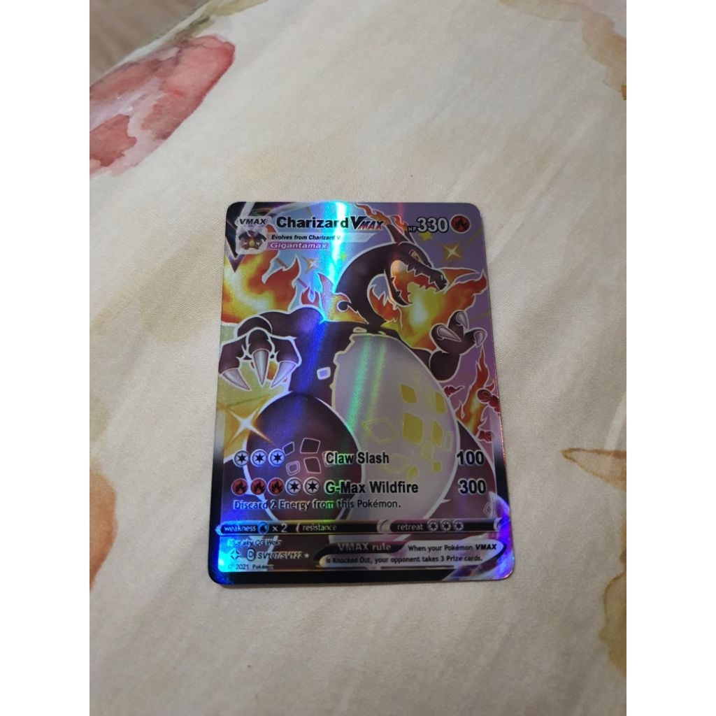 Kartu Pokemon Charizard VMAX Shiny