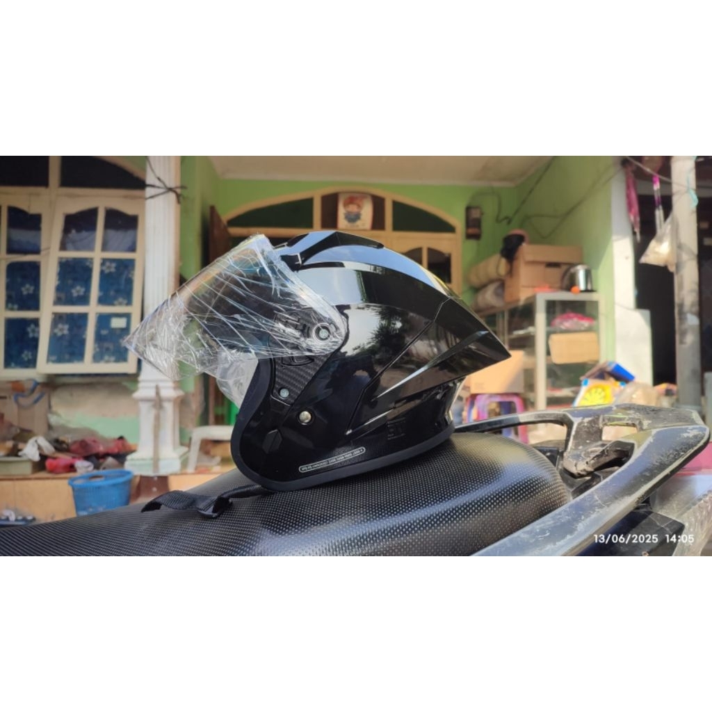 HELM ANAK LAKI LAKI