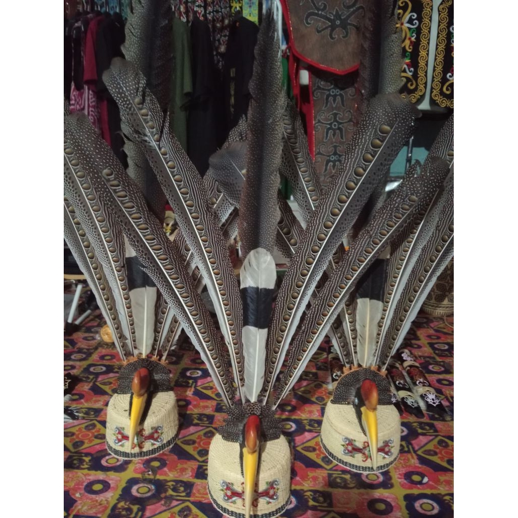 topi adat Dayak Kalimantan set