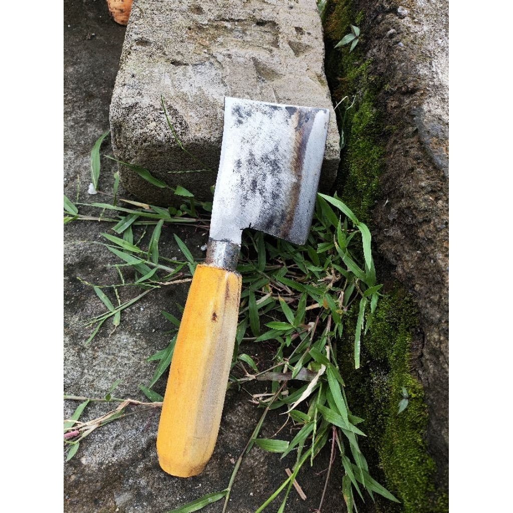 Patik Kelapa Kambil Kapak Kecil untuk Mengupas Kelapa dengan Pegangan Kayu Nyaman