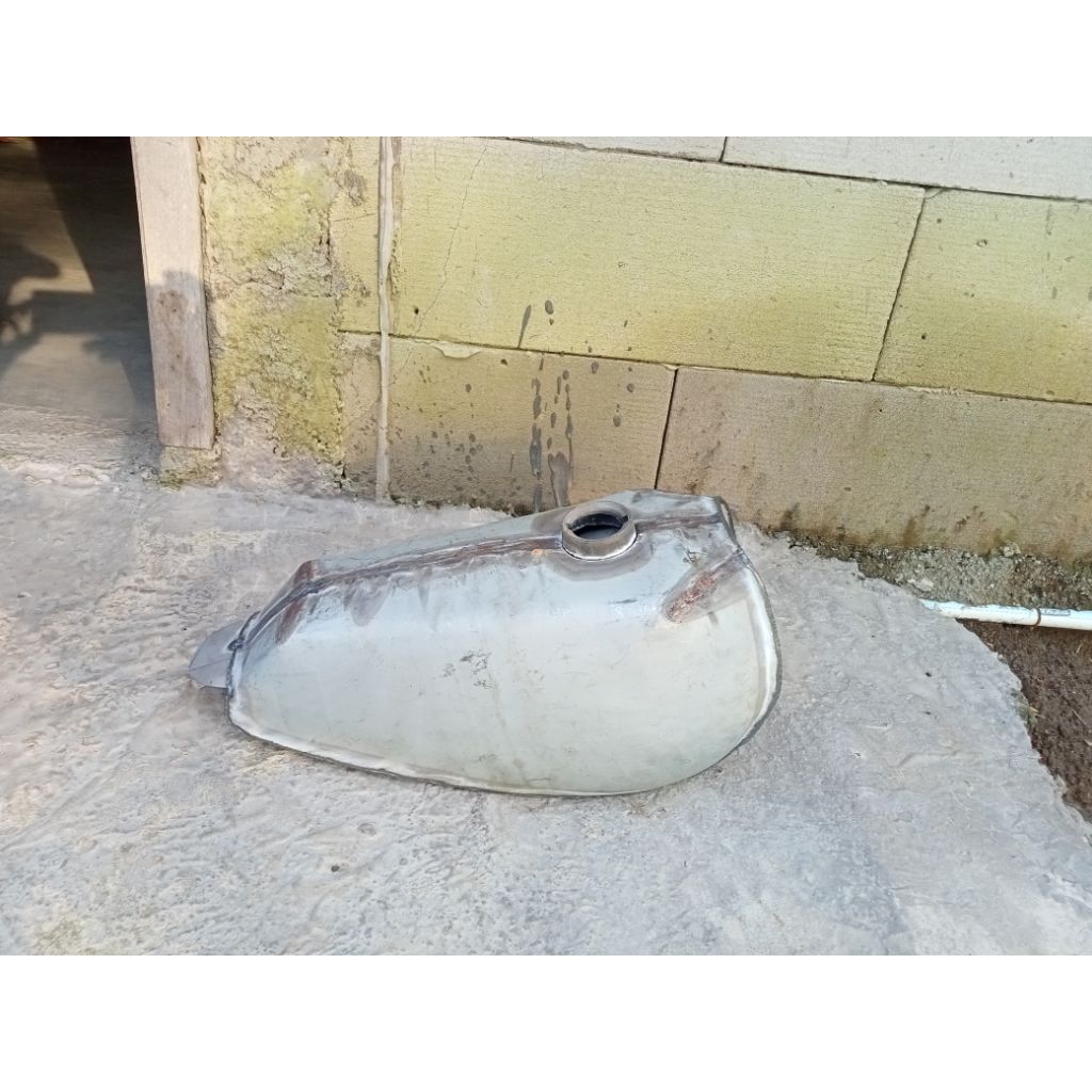 Tangki custom bahan DT Trail