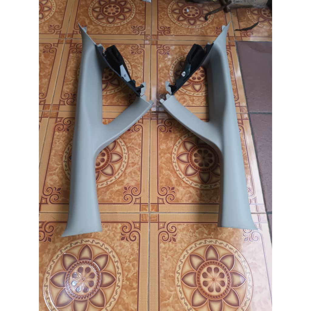 Garnis dalam pilar A kanan dan kiri Jazz GK5