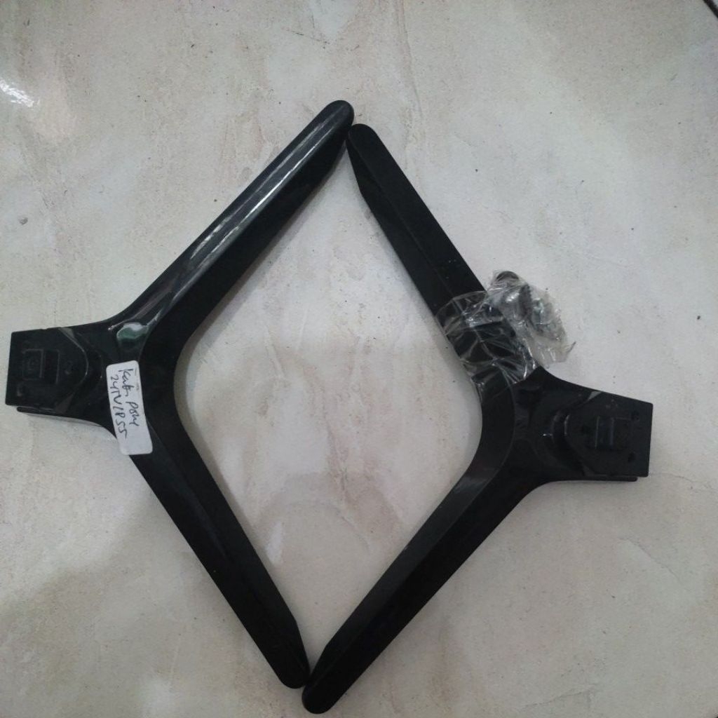 kaki tv Polytron 24 in copotan TV PLD 24TV1855