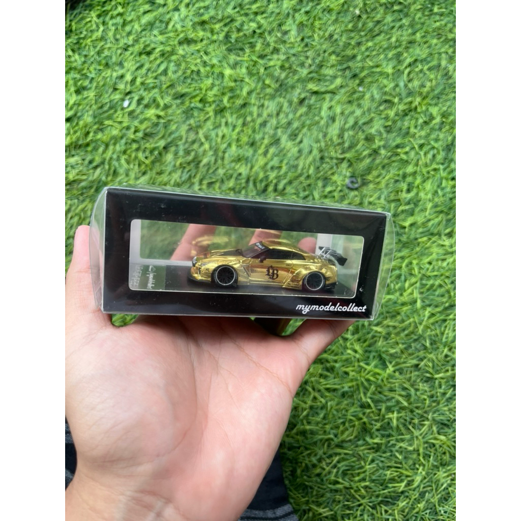 Mymodelcollect R35 gold