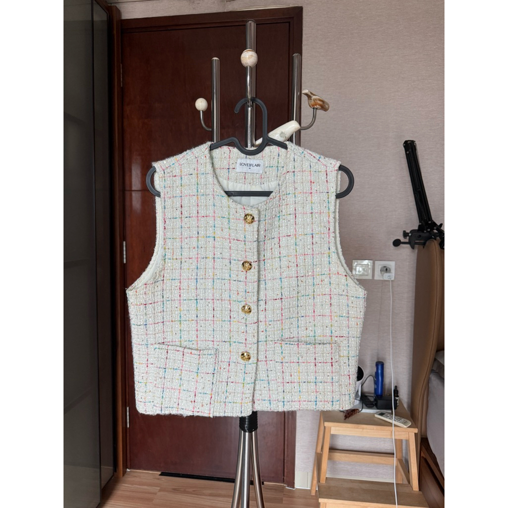 love and flair tweed top preloved